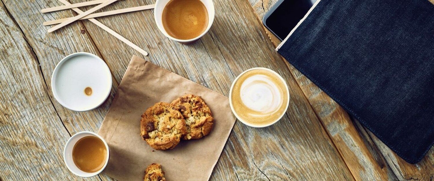 Selección de postres elaborados con chocolates al por mayor ideales para negocios