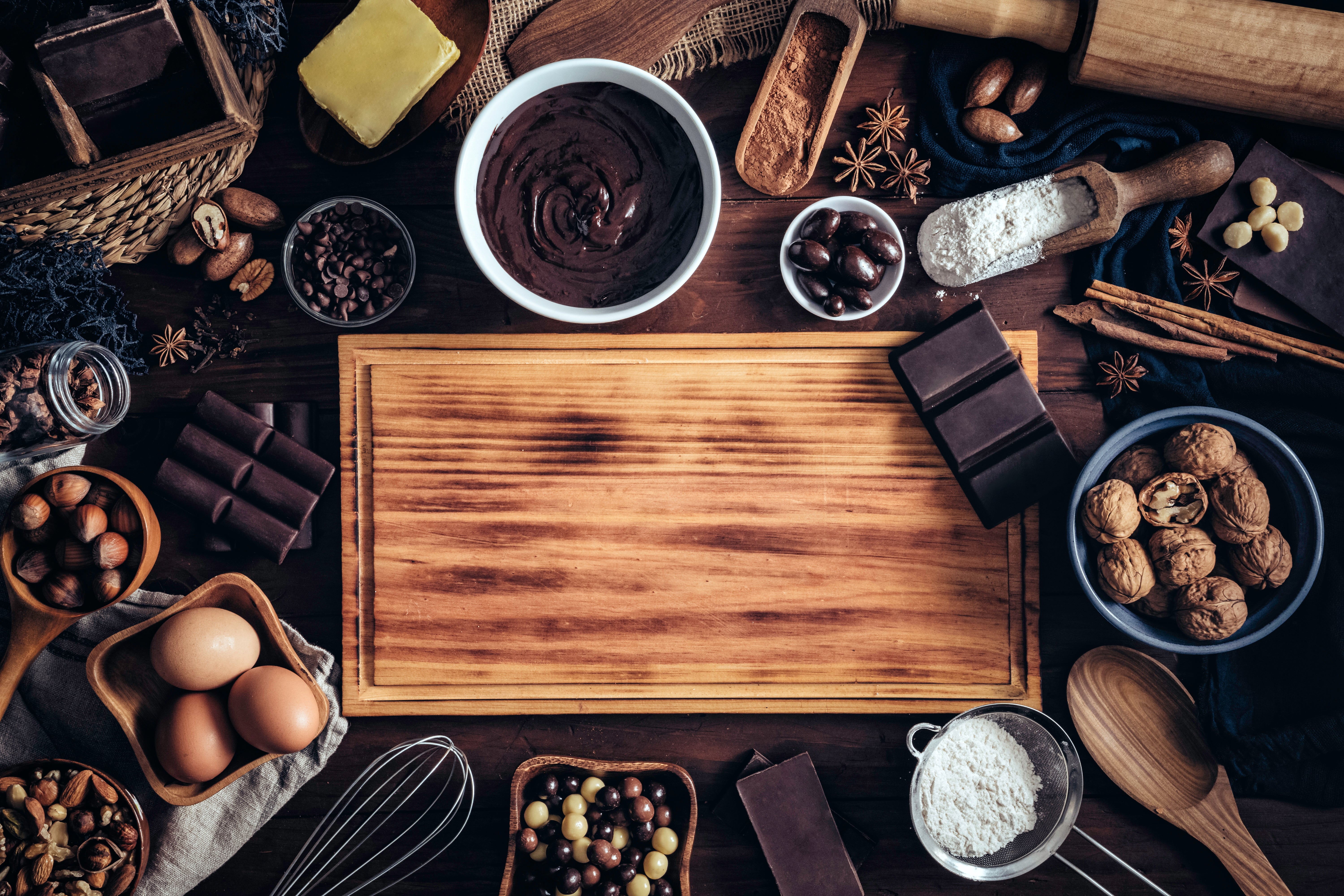Tipos de chocolate, ingredientes y utensilios para deliciosas recetas