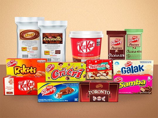 Surtido de chocolates Nestlé, un proveedor de chocolates y galletas al por mayor que ofrece dulces de calidad.