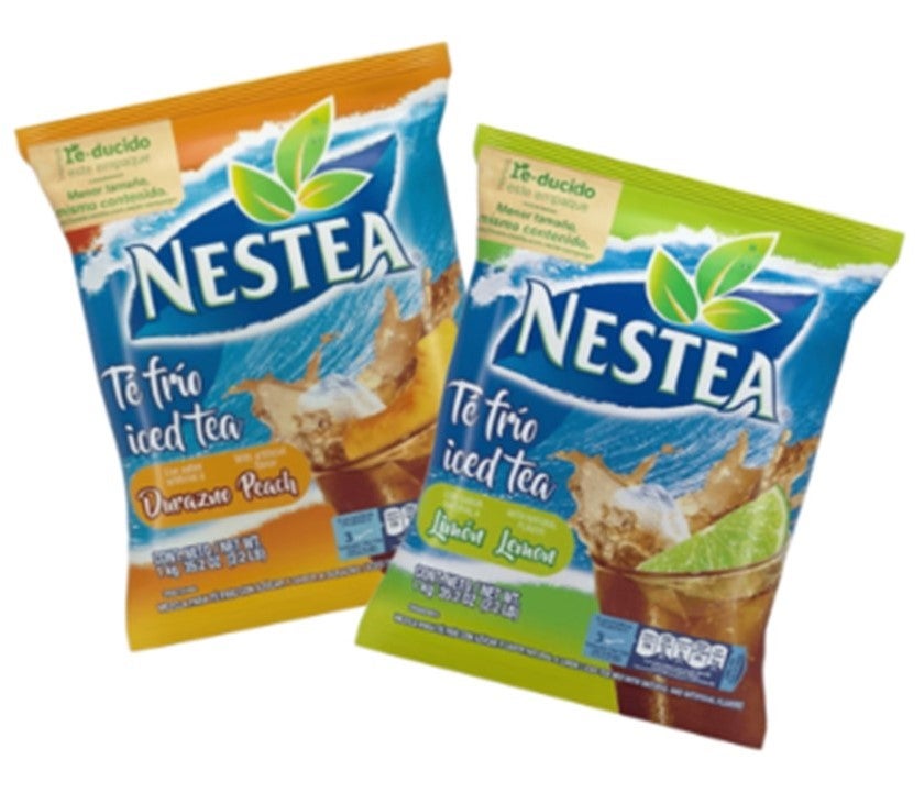 Bolsas de 1 kg de NESTEA® a la izquierda el sabor a durazno y a la derecha el de limón