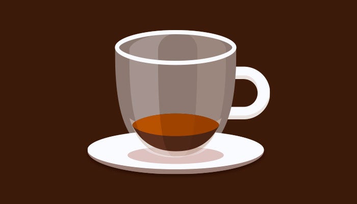 Espresso servido en taza pequeña con extracción concentrada