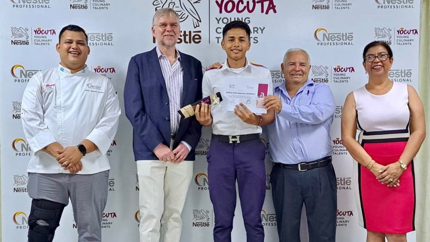 Jóvenes son graduados por el Programa YOCUTA de Nestlé