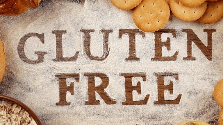 Palabra "gluten free" escrita en harina