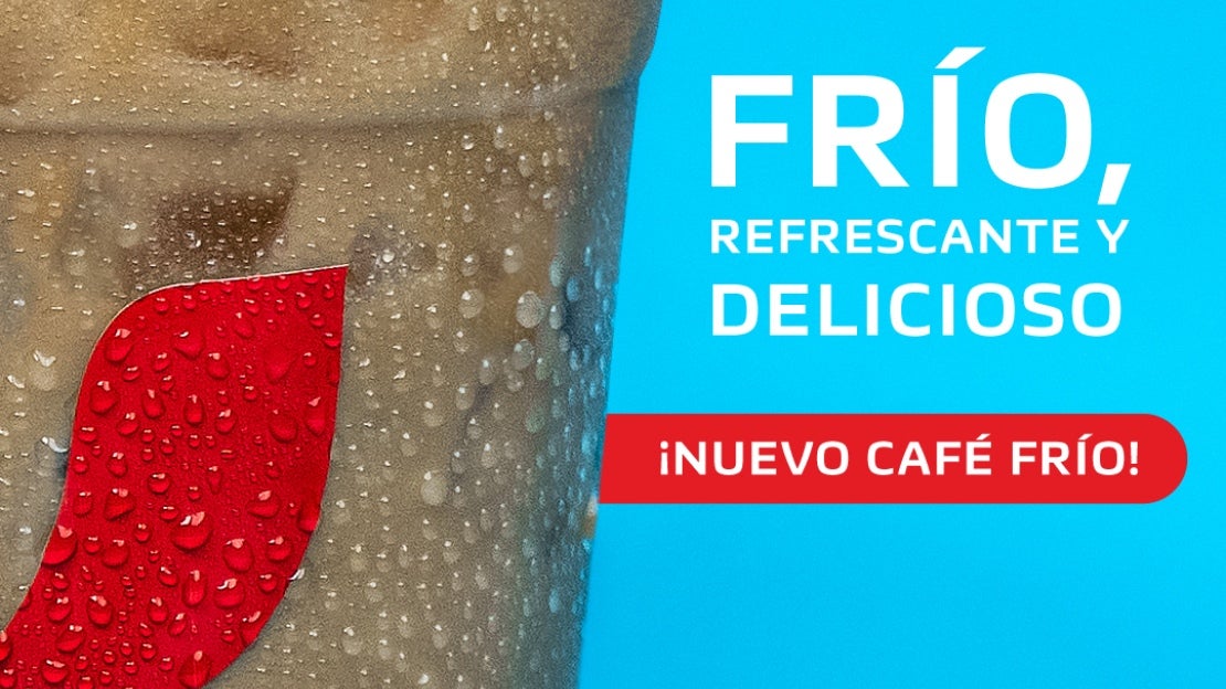 Vaso de plástico llenándose con café frío en una máquina NESCAFÉ®