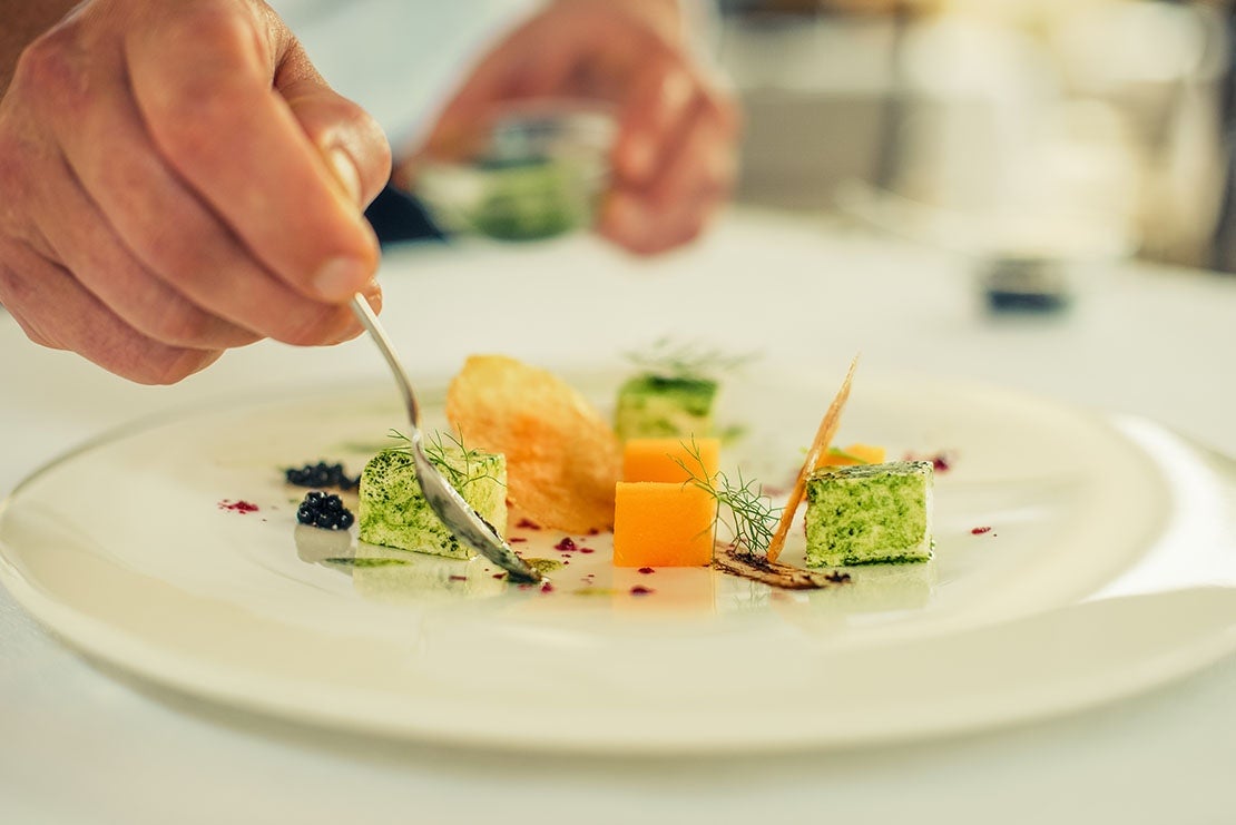Plato gourmet elaborado con ingredientes de la mejor calidad