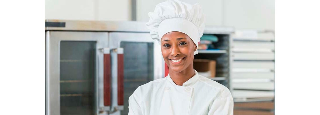 Mujer gestionando su restaurante