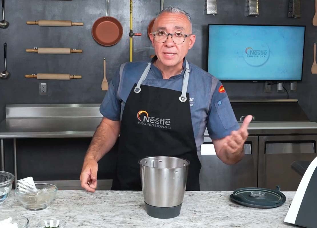 Raúl López, Chef Corporativo en NESTLÉ PROFESSIONAL®, en uno de los cursos del Programa YOCUTA 2.0