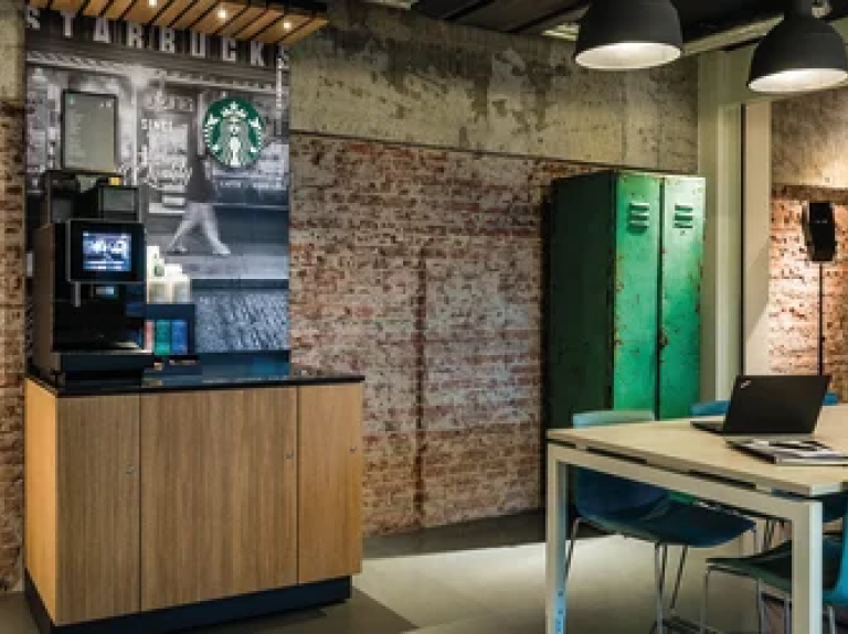 Estación de café Starbucks® en lugar de trabajo