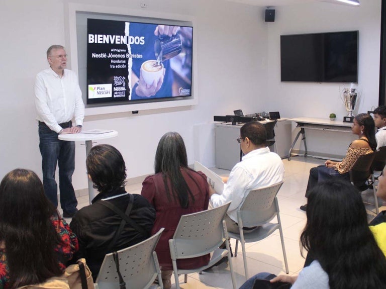 Nestlé lanza el programa Jóvenes Baristas en pro de la empleabilidad y el emprendimiento en el sector cafetalero del país