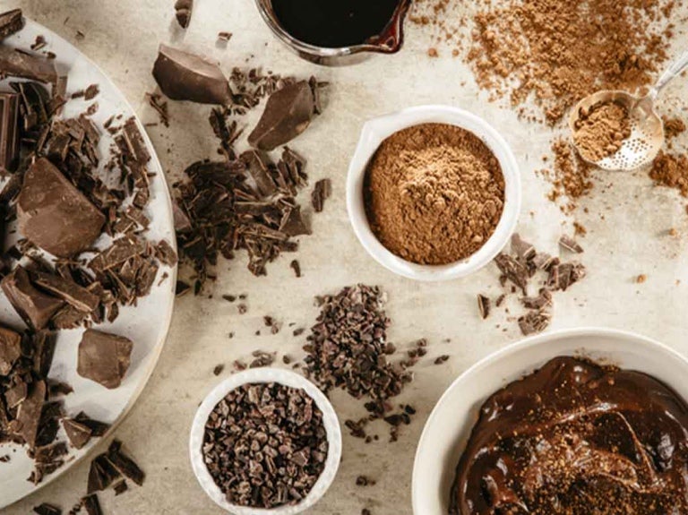 Chocolate para repostería en diferentes formatos: líquido, en barra, en trozos y en polvo