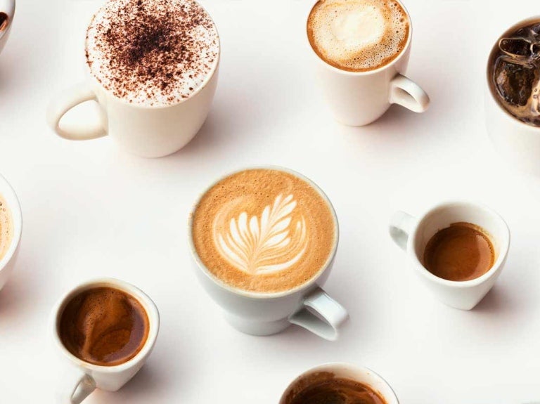 10 diferentes tipos de café como espresso, cappuccino, café latte, mocha, machiato, entre otros