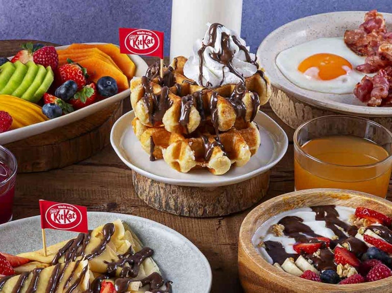 Ideas para brunch con fruta, pancakes, crepes, panes, cereales elaborados con chocolates KITKAT®