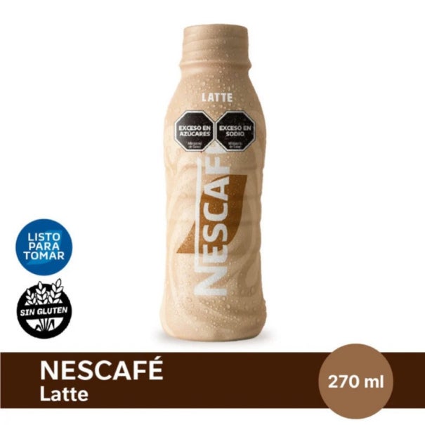 Botella de NESCAFÉ Latte de 270 ml lista para tomar, con diseño beige, gotas de condensación y sellos de advertencia en fondo