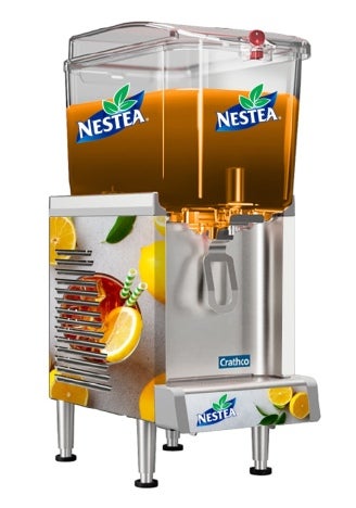 Máquina dispensadora de té helado NESTEA® con bebida de limón en el contenedor