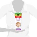 Una mujer sostiene una caja de bebida vegetal NATURE'S HEART® de 1L, reflejando el tamaño que tiene de alto el empaque.