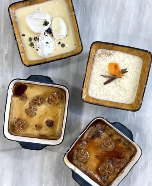 Cuatro refractarias con Leche asada, leche nevada y arroz con leche