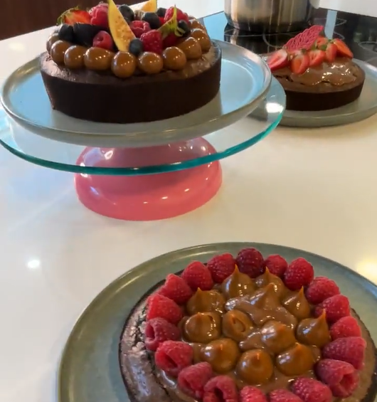 Tres Tartas de Brownie con Kit Kat Untable