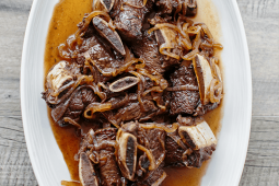 Plato con asado de tira