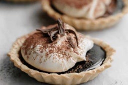 Mini tartas de tiramisú de chocolate