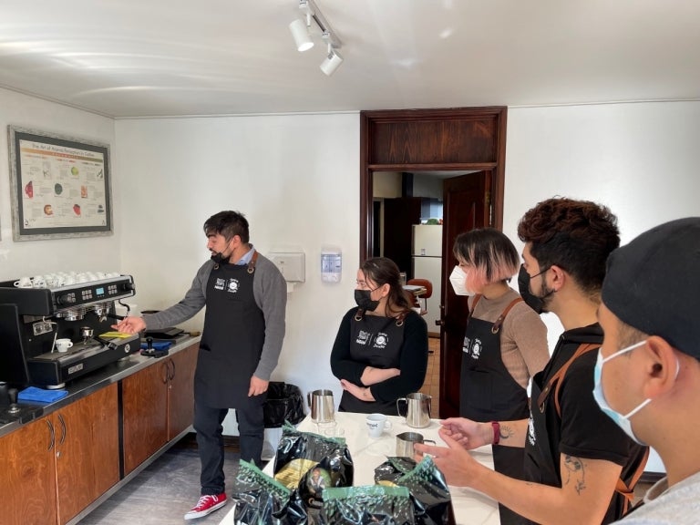 jovenes baristas