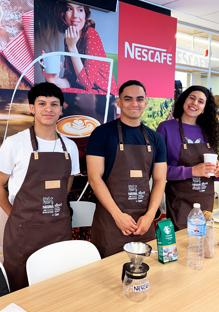 Jóvenes participan del programa Nestlé Jóvenes Baristas 2025 en Argentina